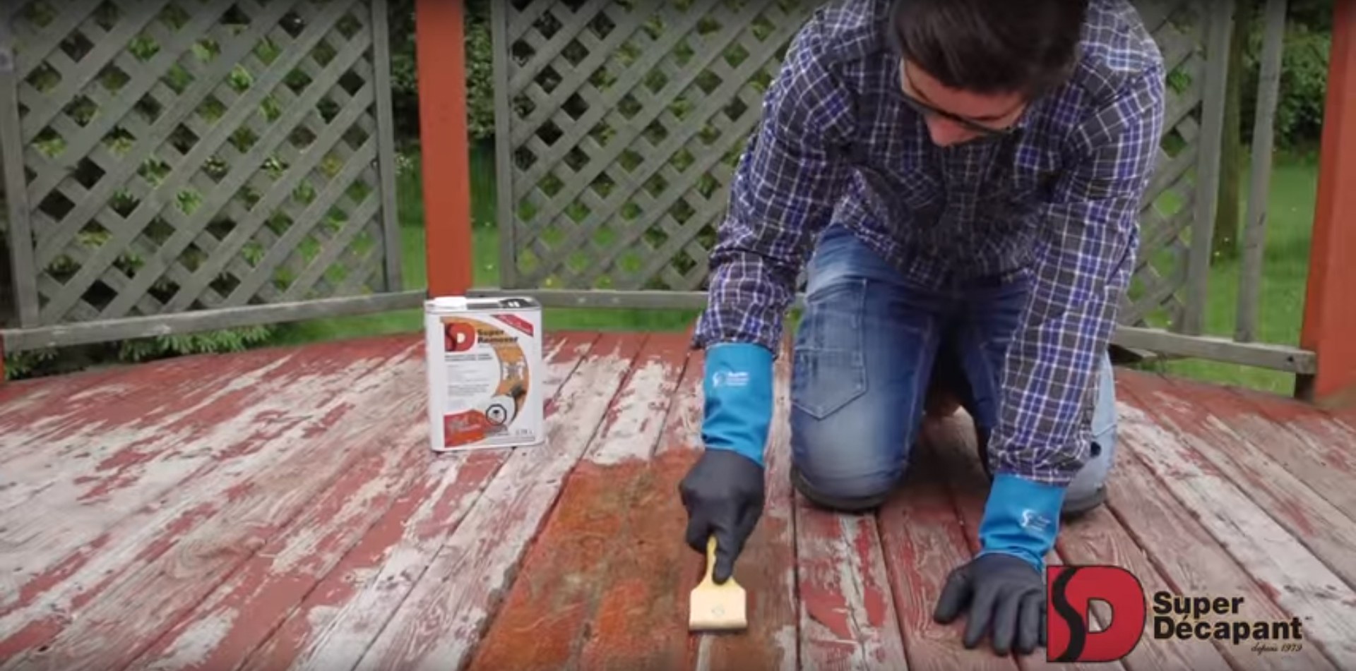 How to strip wooden deck